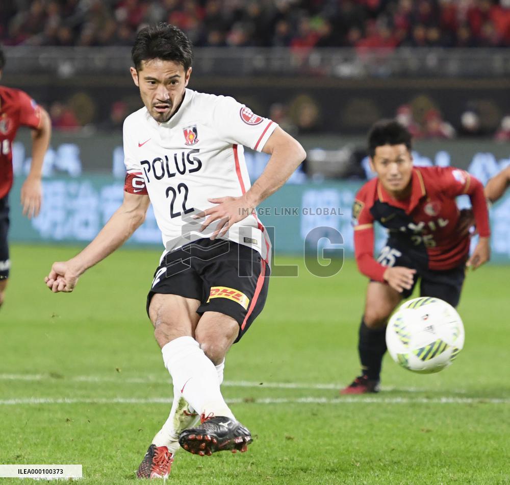 Soccer: Abe pen gives Reds win in 1st leg of J-League c'ship final