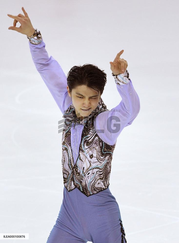 Hanyu takes lead with season's highest score in Grand Prix Final SP