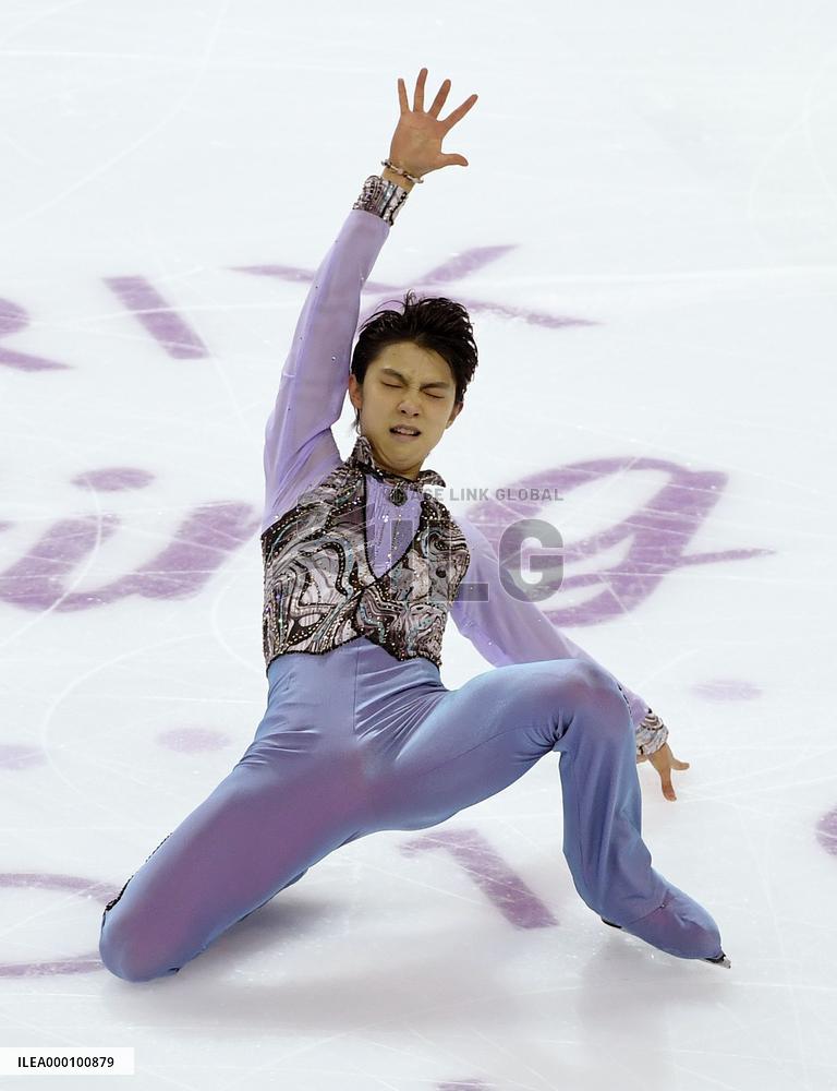 Hanyu takes lead with season's highest score in Grand Prix Final SP
