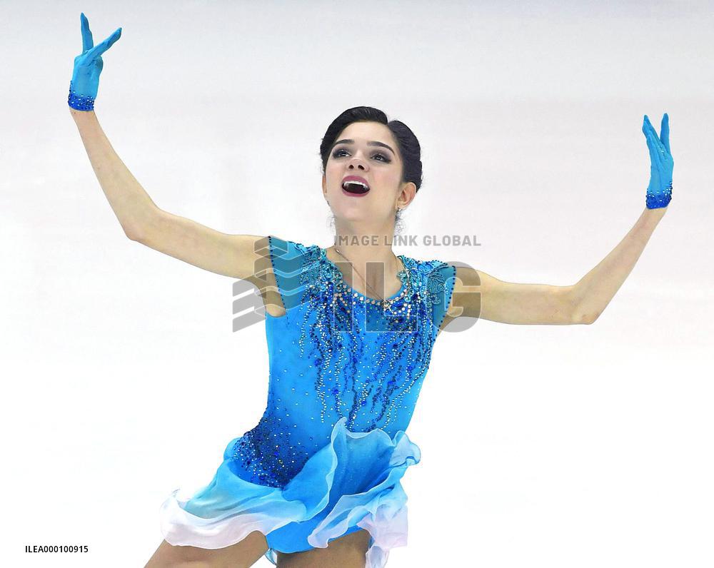 Figure skating: Medvedeva sets world record SP score