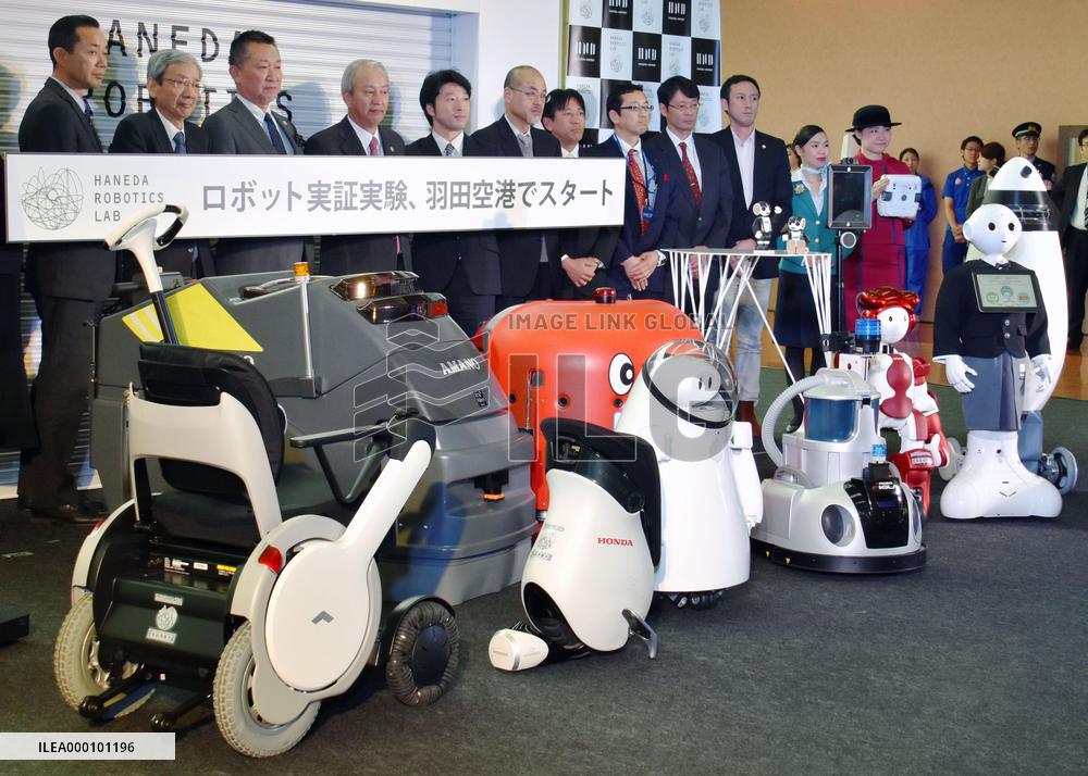 High-tech robots to serve in demonstration test at Tokyo airport