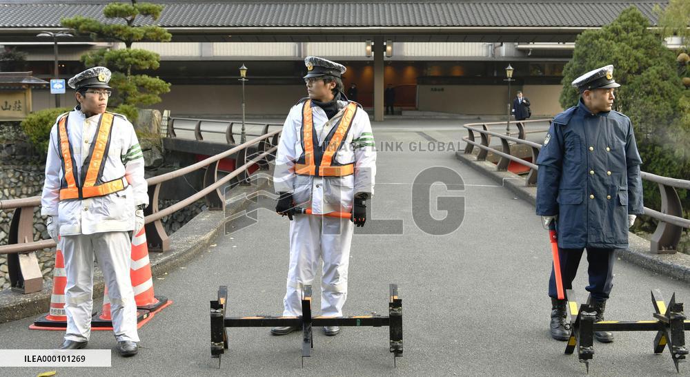 Abe to host Putin in home town