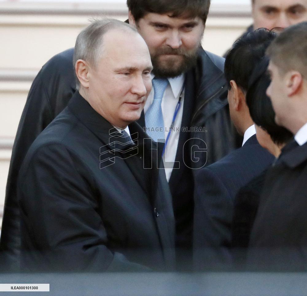 Putin arrives in Japan for summit with Abe