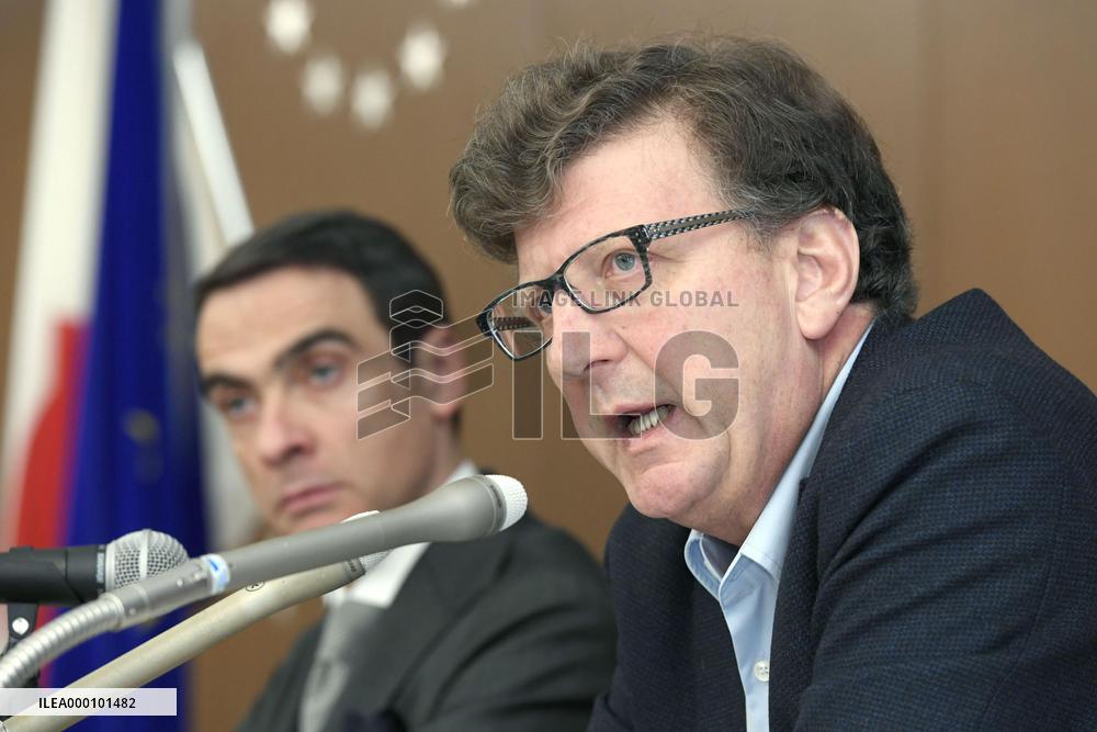 Japan, EU to seek free trade agreement in 2017