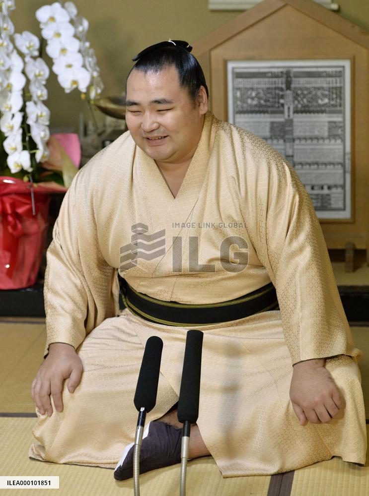 Sumo: Yokozuna Kakuryu aims to win 2nd straight tournament