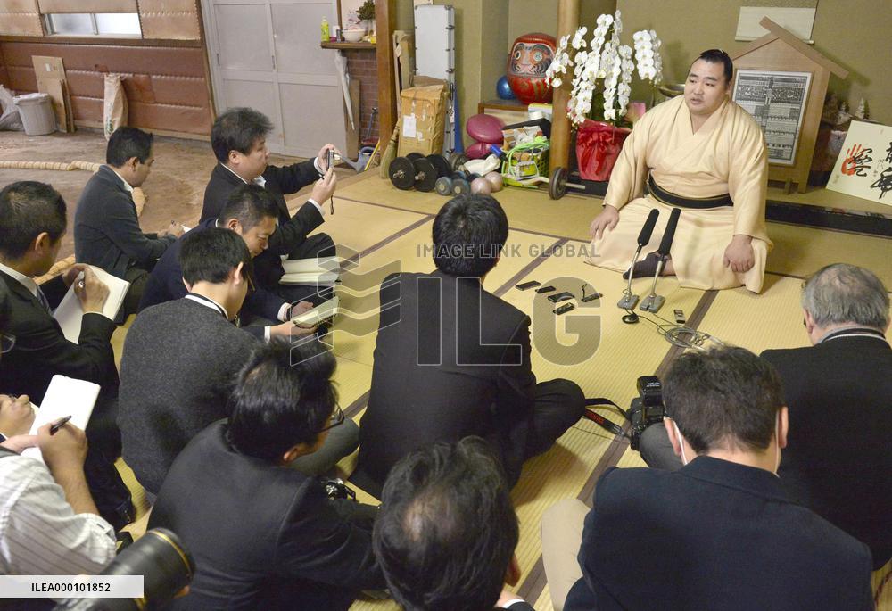 Sumo: Yokozuna Kakuryu aims to win 2nd straight tournament