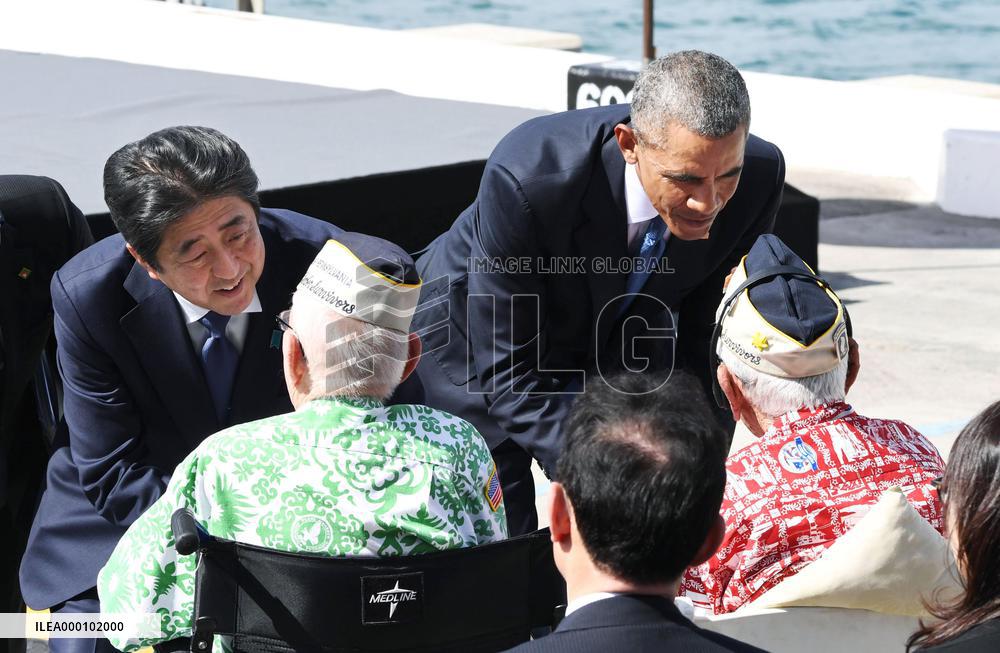 Abe, Obama visit Pearl Harbor