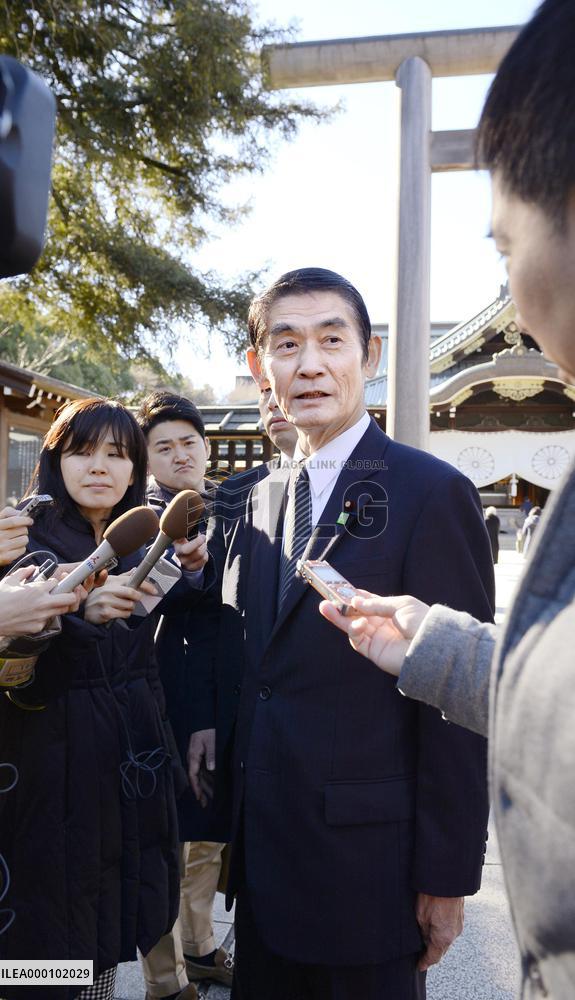 Reconstruction minister Imamura visits Yasukuni