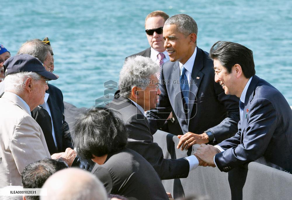 Abe, Obama visit Pearl Harbor