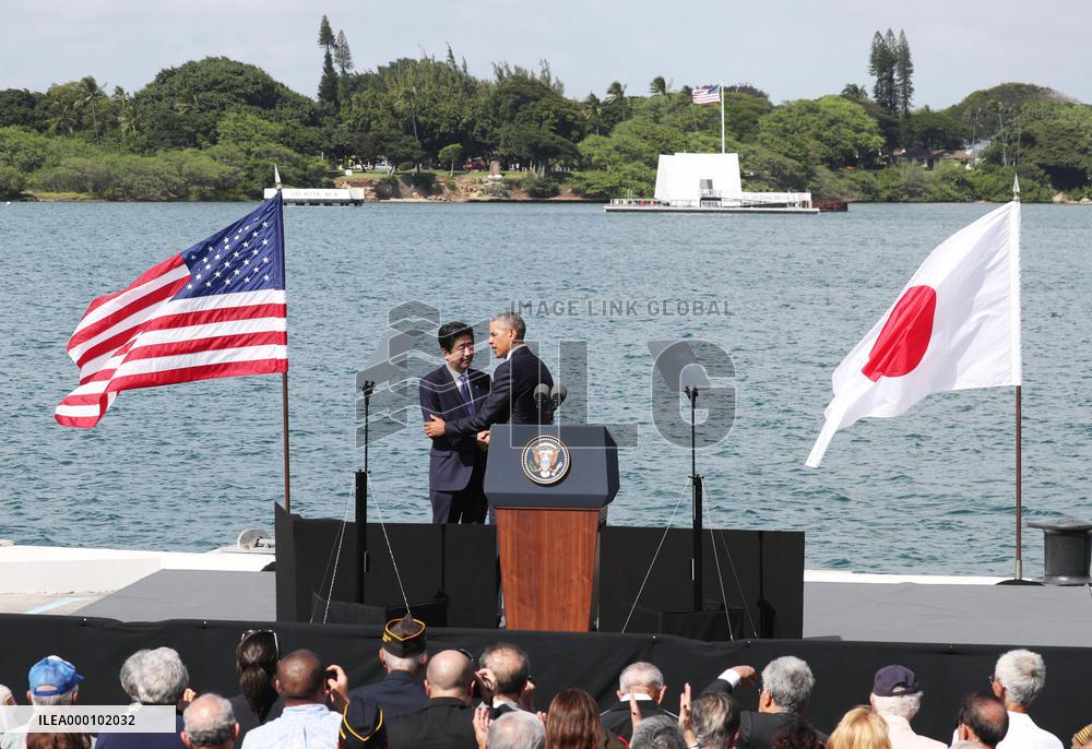 Abe, Obama visit Pearl Harbor