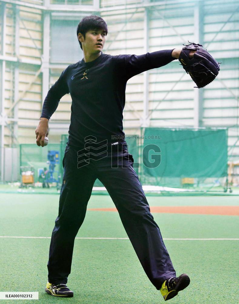 Baseball: Otani opens training to media