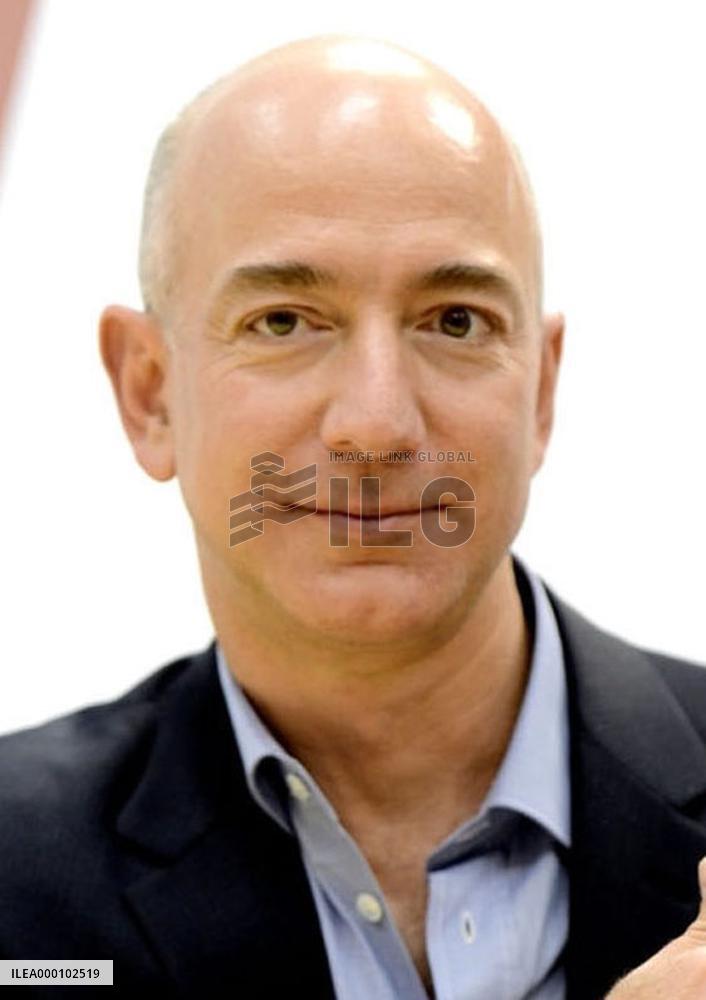 Amazon to hire 100,000 more in U.S.