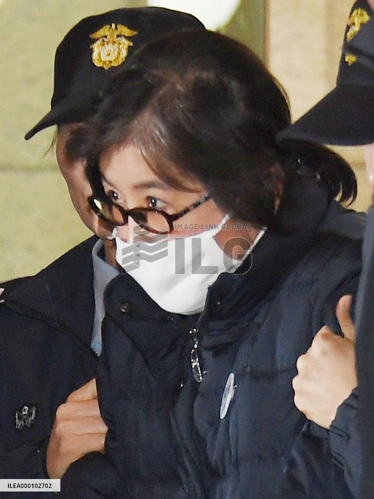 Park's confidante denies charges of wrongdoing at impeachment trial