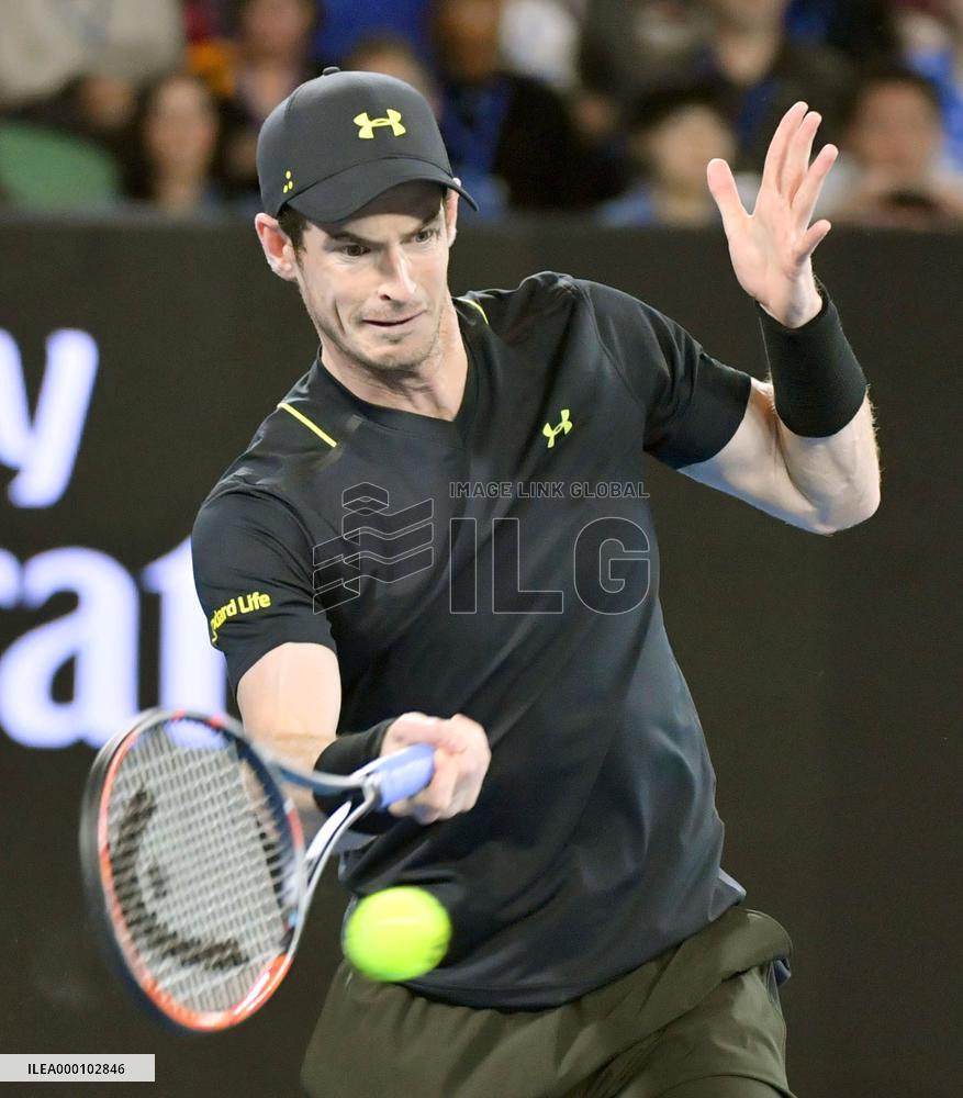 Murray advances to Australian Open 3rd round