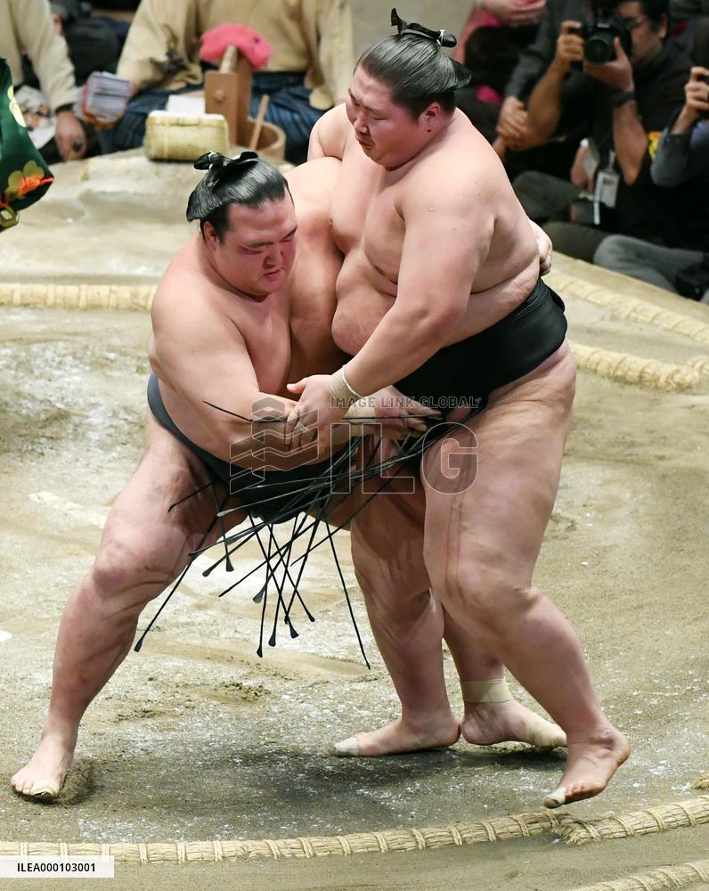 Sumo: Kisenosato clinches maiden title at New Year basho