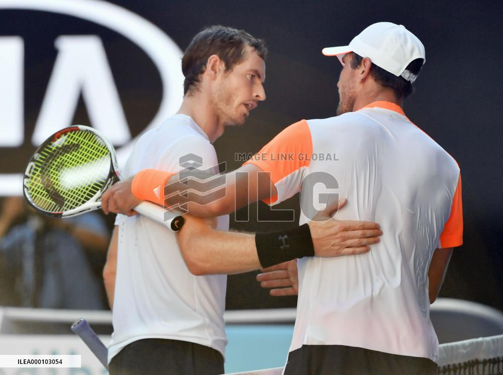 World No. 1 Murray defeated at Australian Open tennis