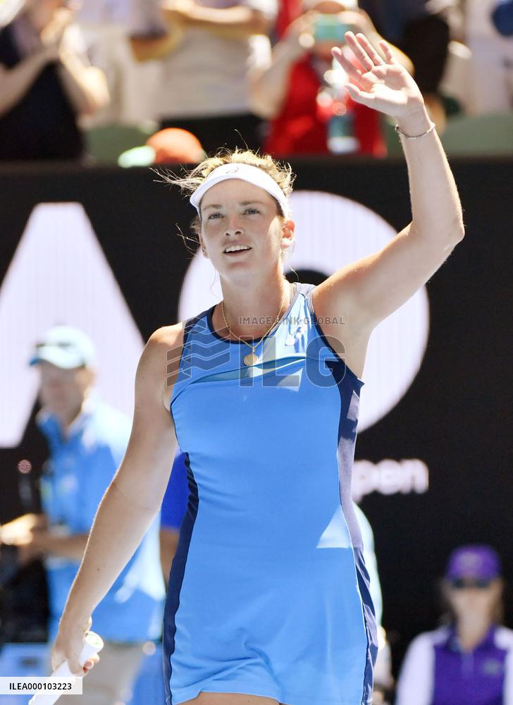 Tennis: Vandeweghe advances to Australian Open semis