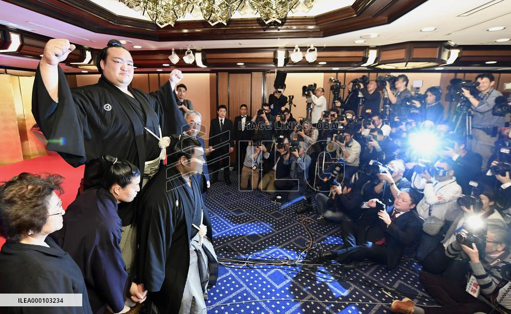 Sumo: Kisenosato formally promoted as sumo's 72nd yokozuna