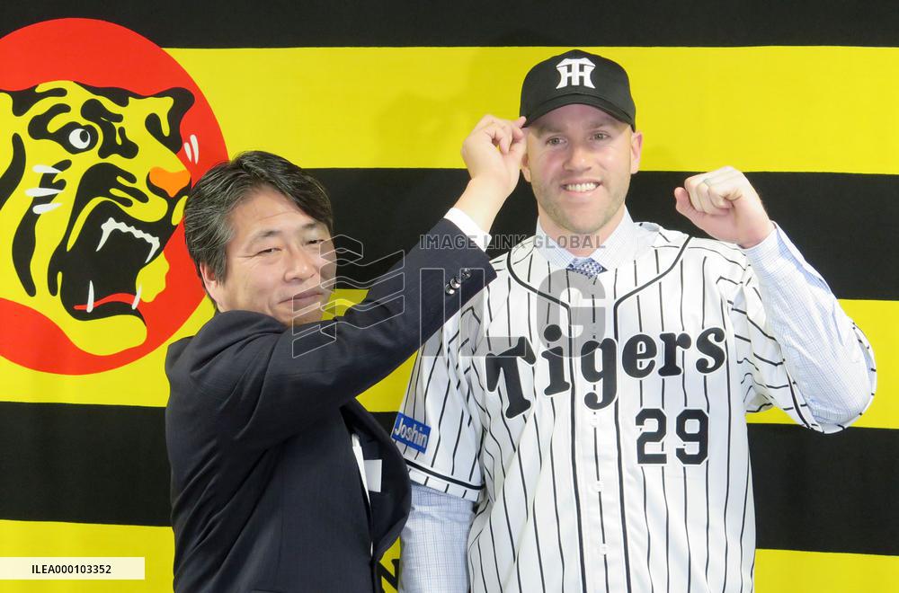 Baseball: Hanshin introduces ex-Mets infielder Campbell