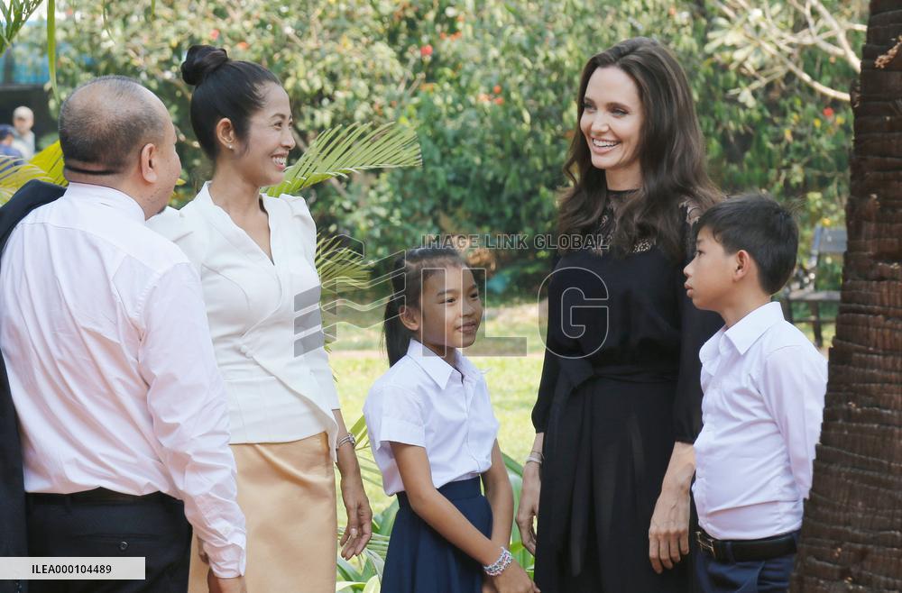 Angelina Jolie launches Khmer Rouge film with premiere in Cambodia