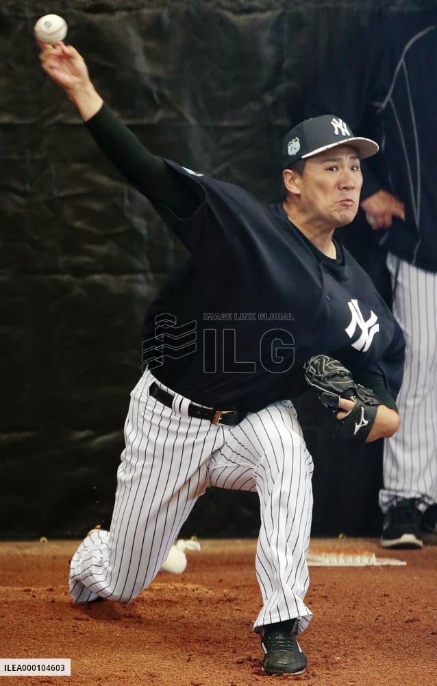 Baseball: Tanaka at Yankees spring training