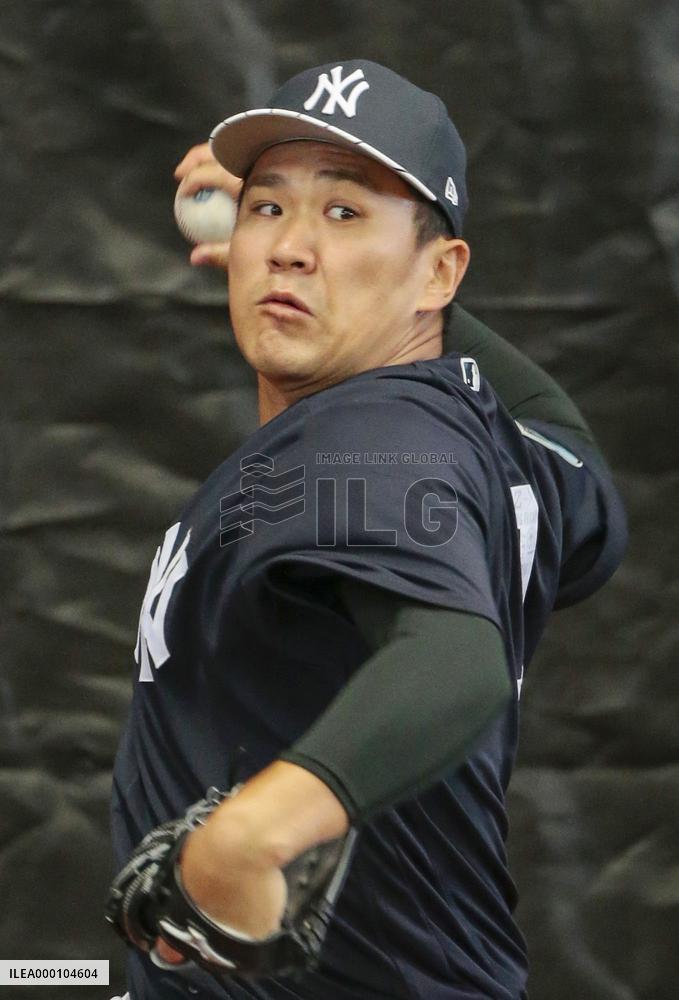 Baseball: Tanaka at Yankees spring training