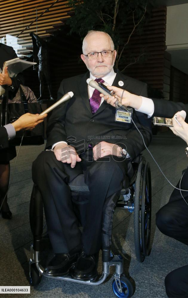 Paralympics: IPC head Craven meets with PM Abe