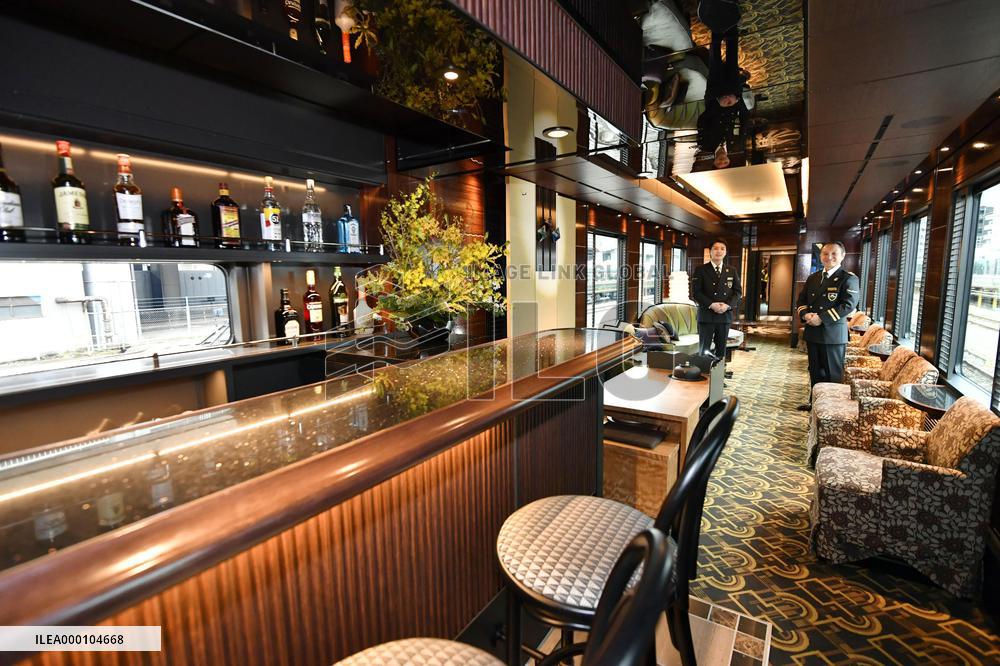 JR West unveils "Mizukaze" luxury express train