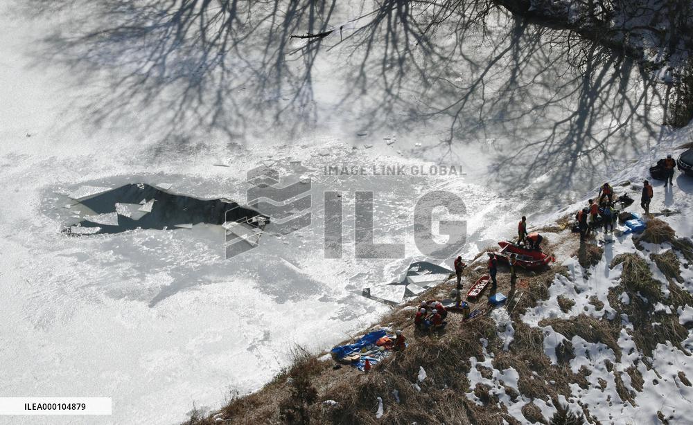 4 men found dead in ice fishing accident