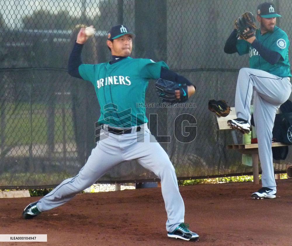 Baseball: Iwakuma to start against Rangers in pre-season game