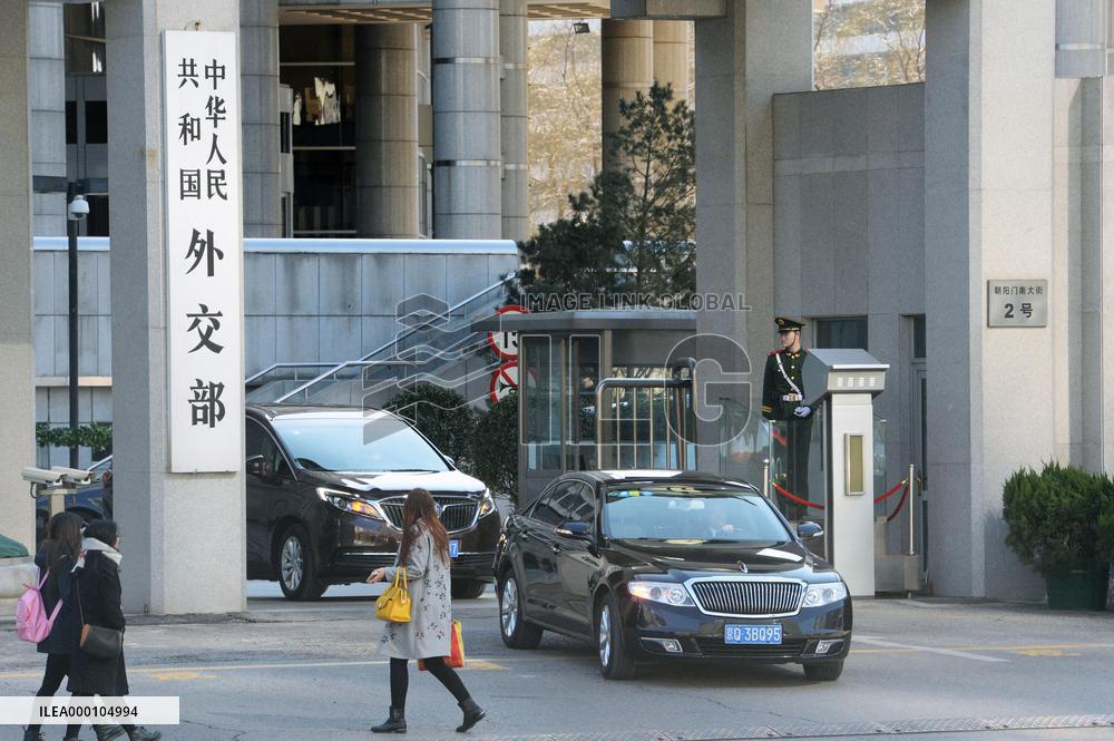 Chinese foreign minister has talks with senior N. Korean diplomat