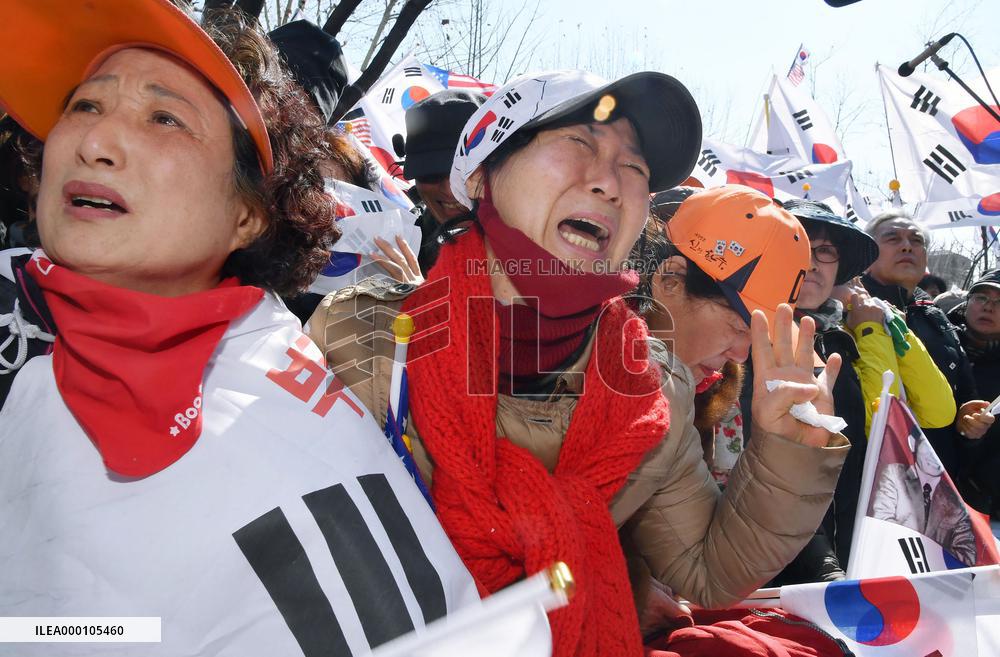 Park ousted as S. Korea's president by Constitutional Court ruling