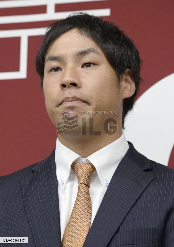 Baseball: Giants pitcher seeks reinstatement after gambling suspension