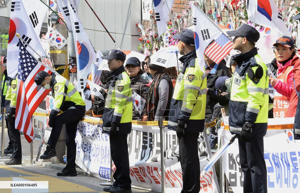 Hearing to be held over warrant to arrest former president