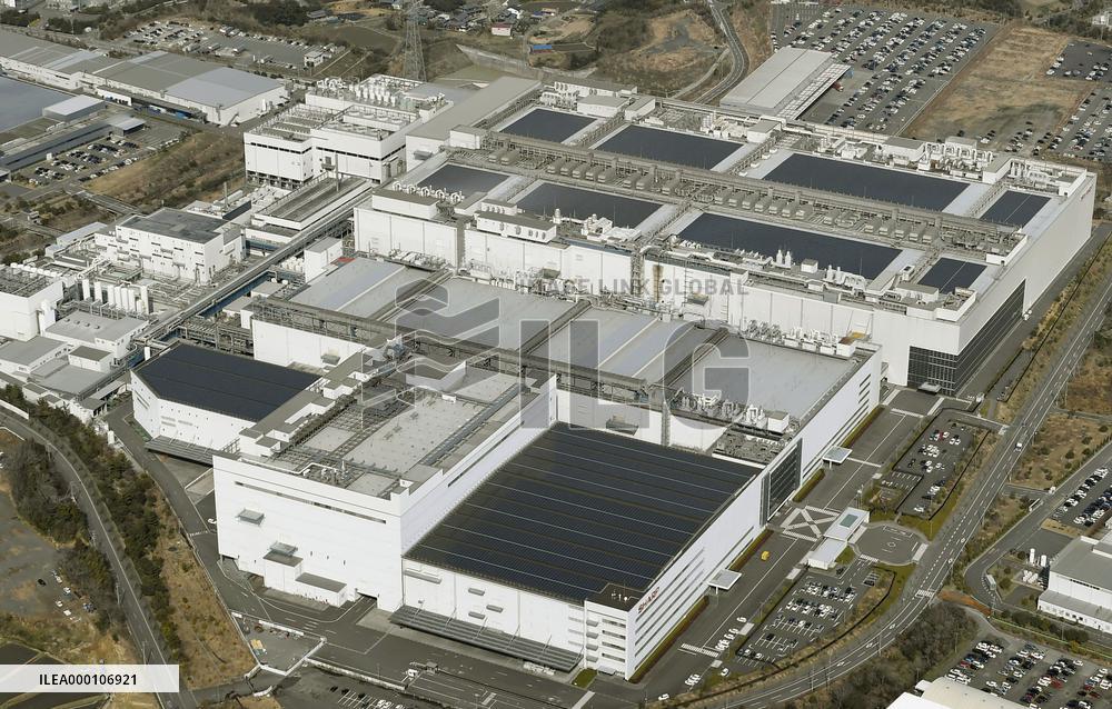 Sharp to boost workforce at key plant in July