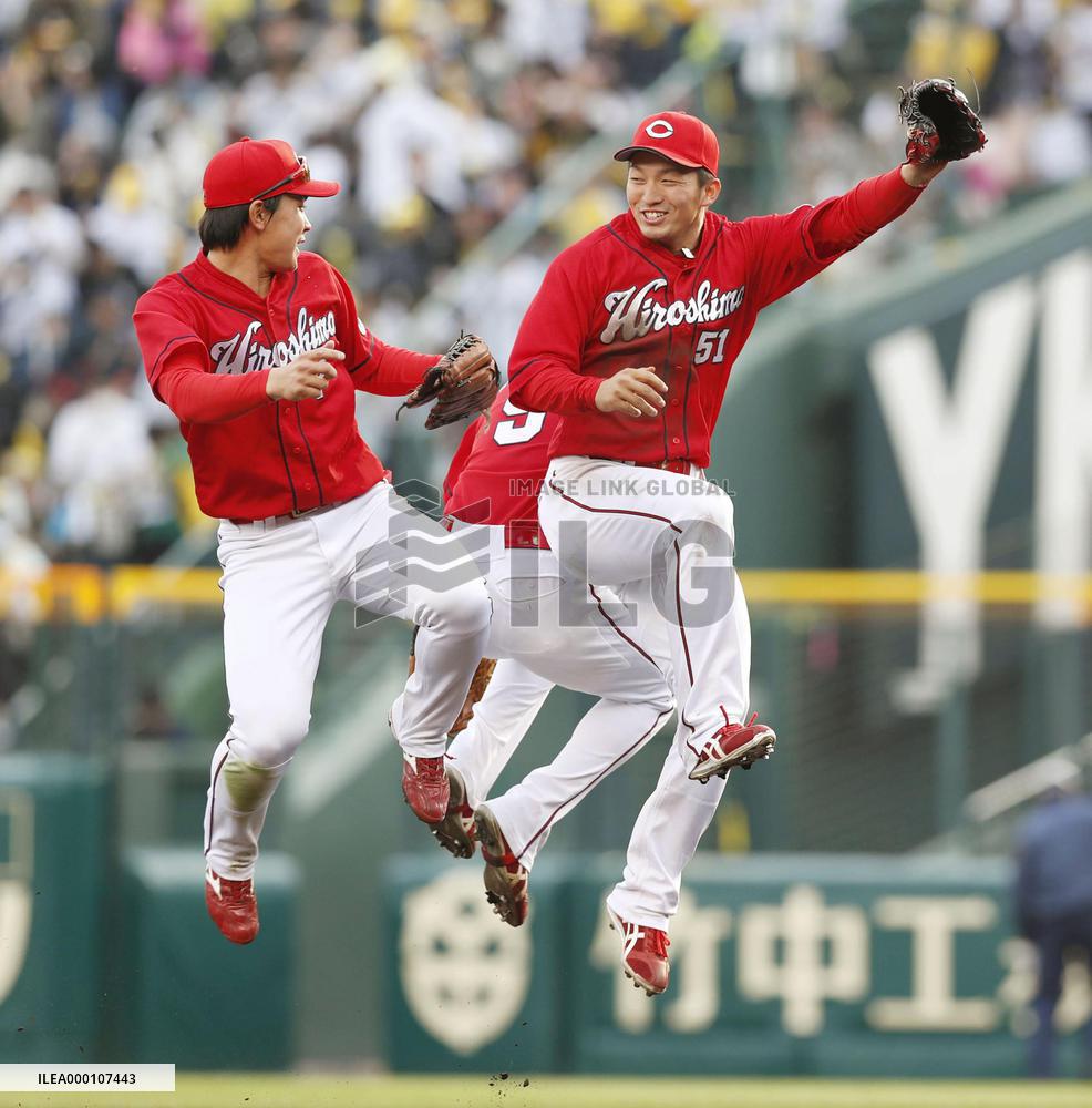 Baseball: Carp get back on winning track