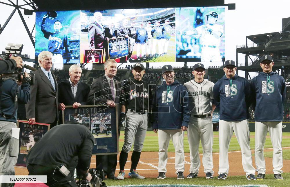 Baseball: Seattle celebrates Ichiro's 3,000-hit milestone