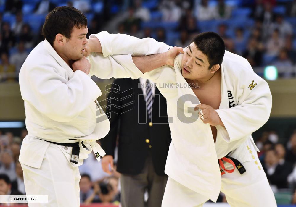Judo: Ojitani edges Wolf to defend national title