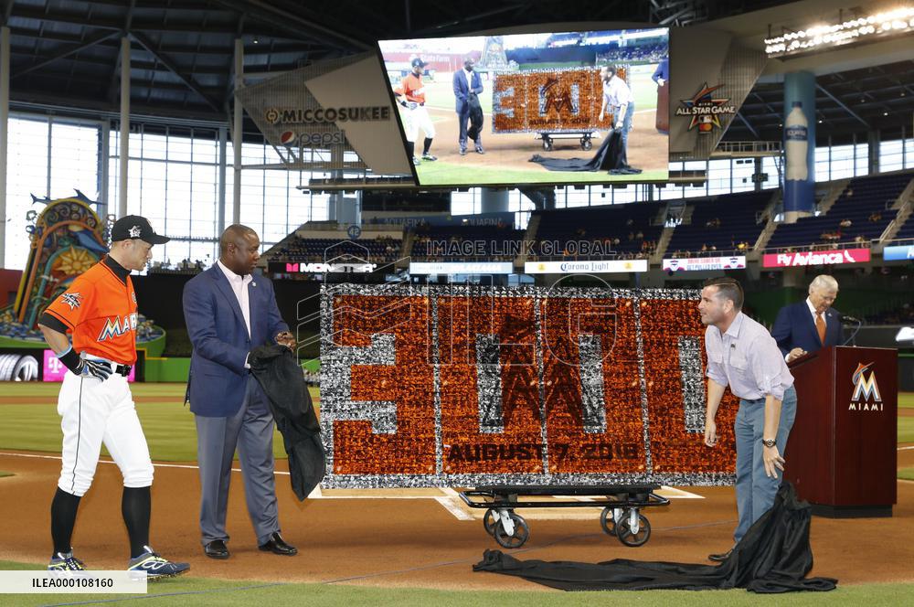 Celebration for Ichiro reaching 3,000 major league hits