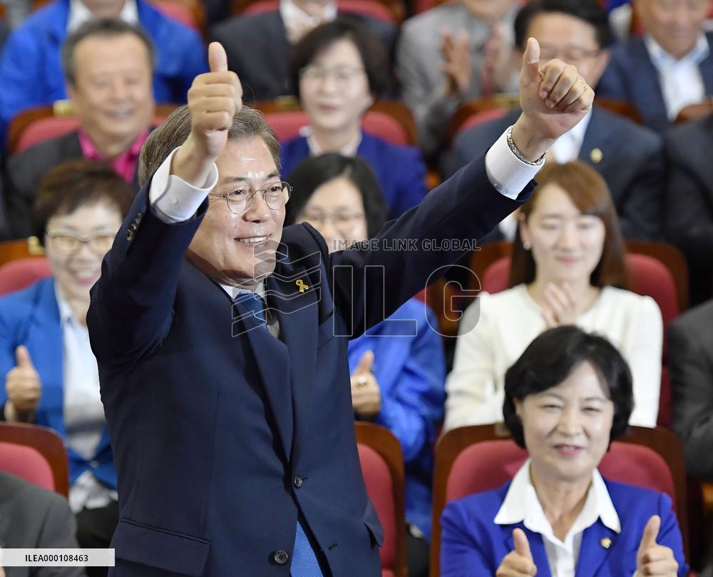 Moon set to win S. Korean presidential election: exit poll