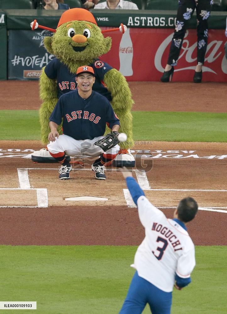 Astronaut Noguchi throws out ceremonial 1st pitch
