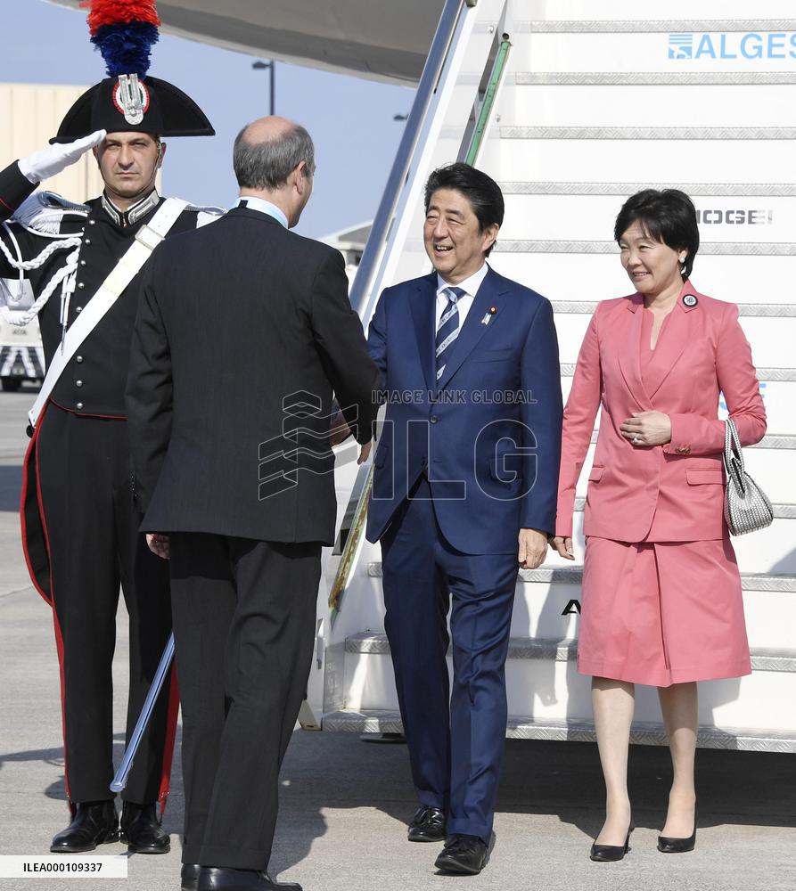PM Abe arrives in Sicily to attend G-7 summit