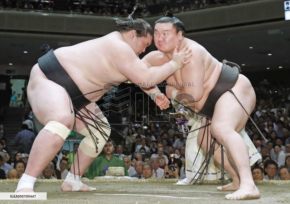 Sumo: Hakuho clinches record-extending 38th title