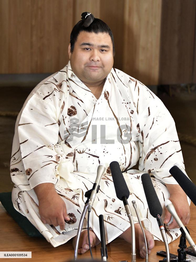 Sumo: Takayasu in press conference
