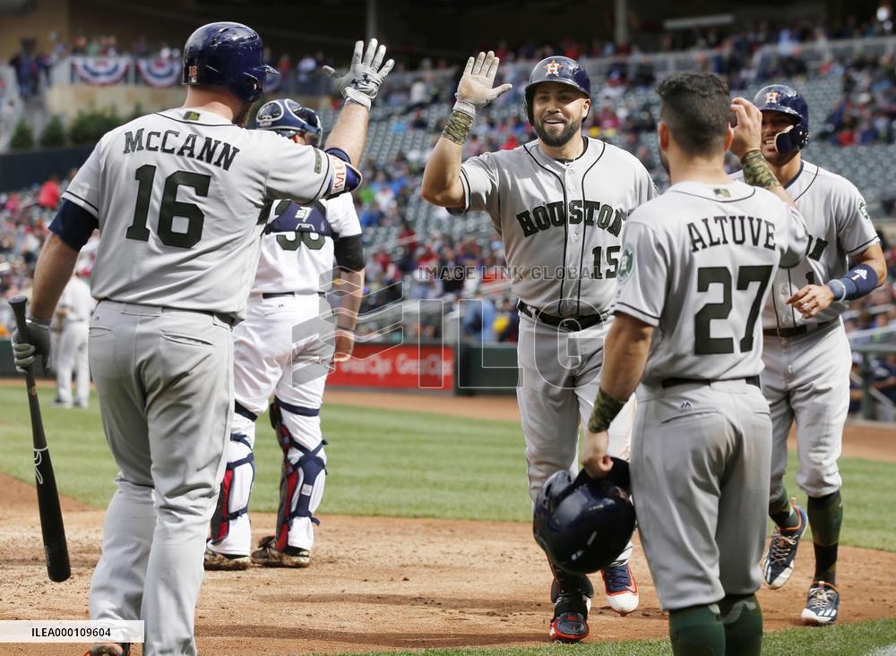 Baseball: Big 8th-inning rally lifts Astros past Twins