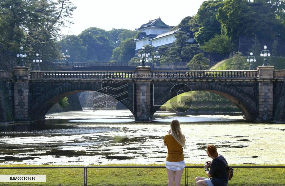 Lawmakers agree to urge gov't to consider female imperial branches