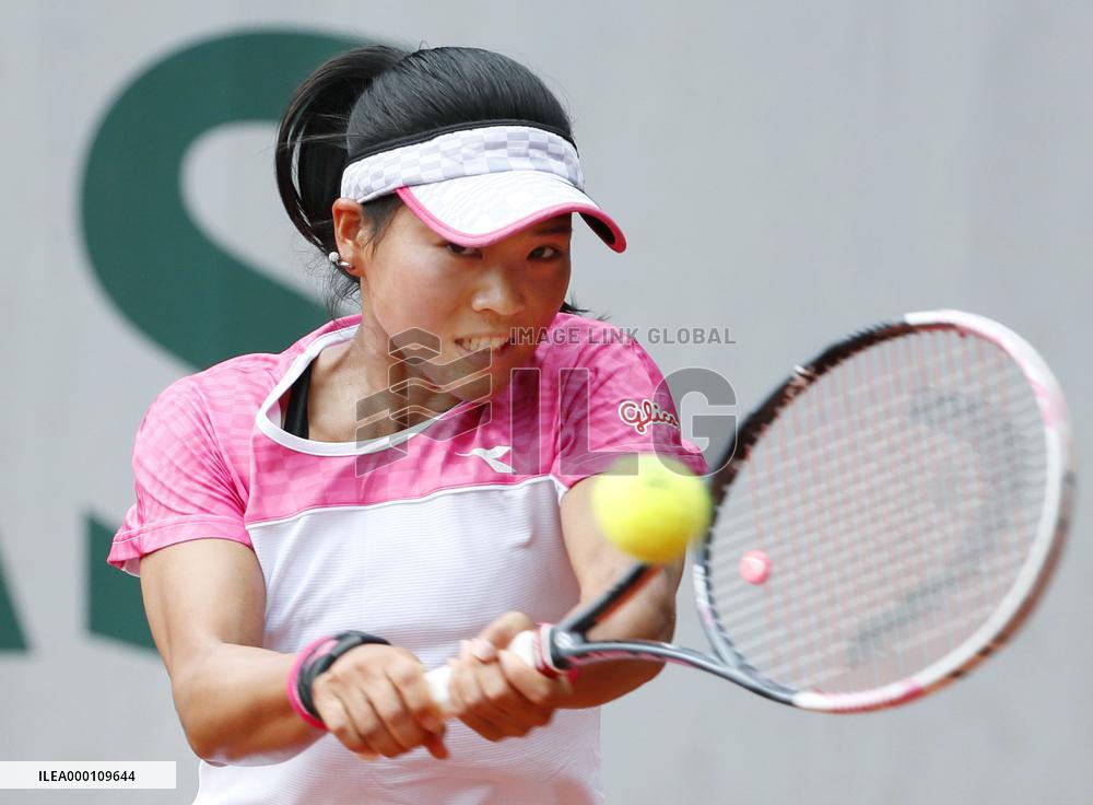 Tennis: Japan's Ozaki in French Open 1st round
