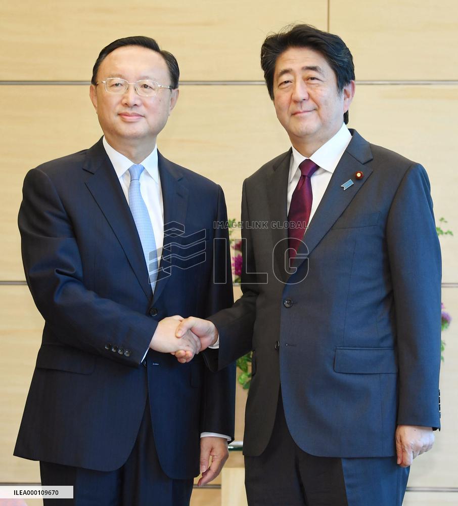 Abe seeks China's cooperation in tackling N. Korea issue