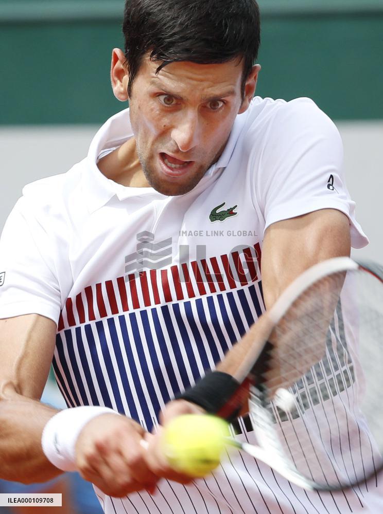 Tennis: Djokovic through to French Open 3rd round