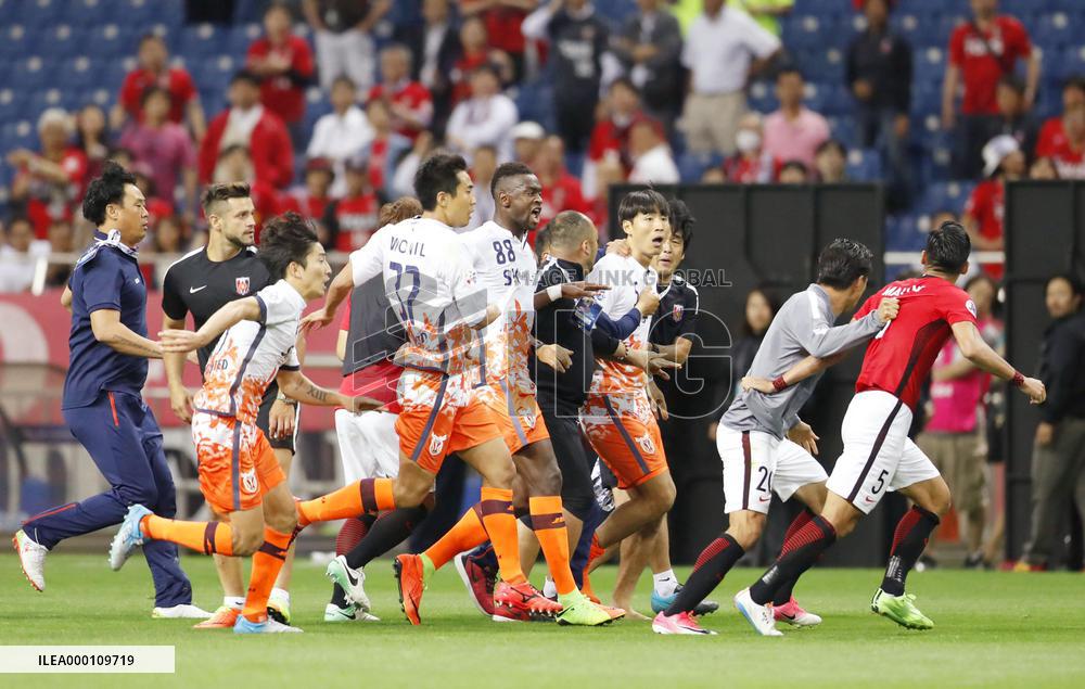 Soccer: Tempers flare after Urawa's ACL win over Jeju